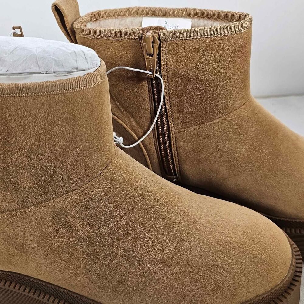 Tamaris Women's Fashionable Fashion Bootie Women's Ankle Bootie. -   New Size 5